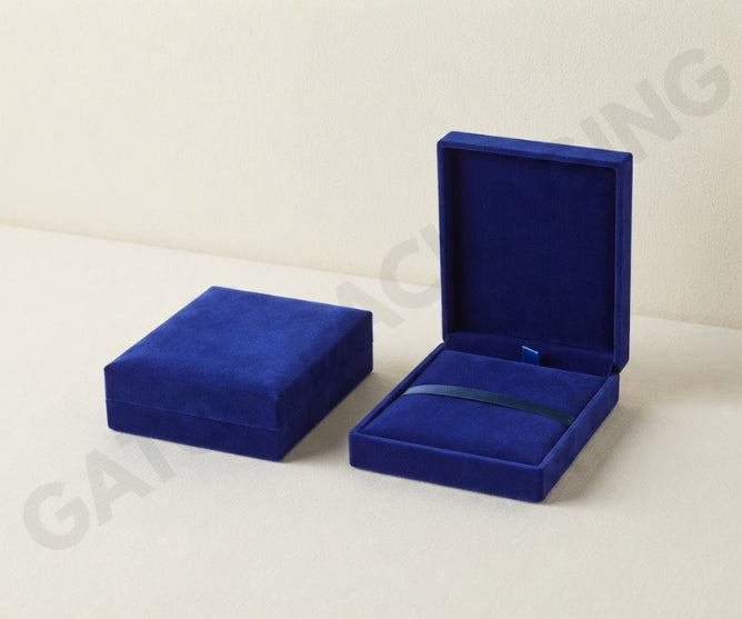 Custom-Velvet-Boxes