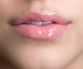Glossy Lips Will Never Go Outdated